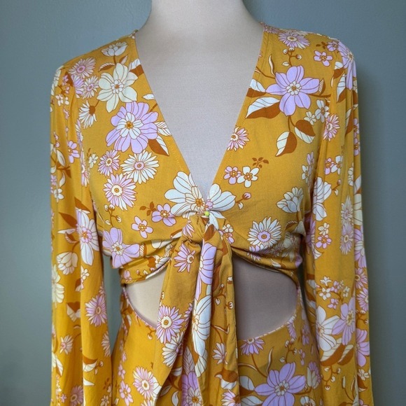 Cupshe Keira Yellow Floral Bunny Tie Bell Sleeve Cut Out Mini Dress Cover Up Med - Picture 2 of 11